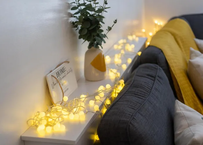 Cozy Glam Patchway Garden House Sleep 9 Mid-long Term Welcome بيت للعطل