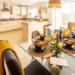 Cozy Glam Patchway Garden House Sleep 9 Mid-long Term Welcome Bristol
