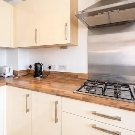 Cozy Glam Patchway Garden House Sleep 9 Mid-long Term Welcome Ferienhaus