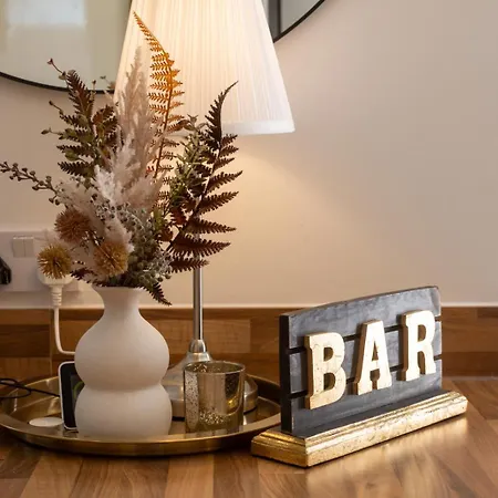 Cozy Glam Patchway Garden House Sleep 9 Mid-long Term Welcome Ferienhaus *