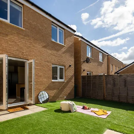 Cozy Glam Patchway Garden House Sleep 9 Mid-long Term Welcome Vakantiehuis *