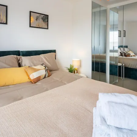 Cozy Glam Patchway Garden House Sleep 9 Mid-long Term Welcome * Bristol