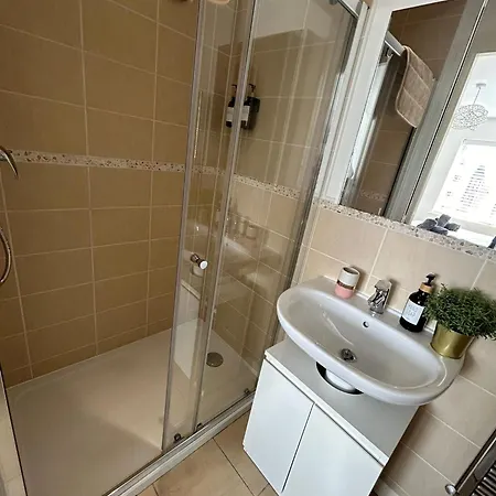 Cozy Glam Patchway Garden House Sleep 9 Mid-long Term Welcome Bristol