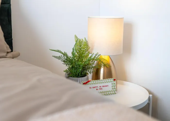 Vakantiehuis Cozy Glam Patchway Garden House Sleep 9 Mid-long Term Welcome