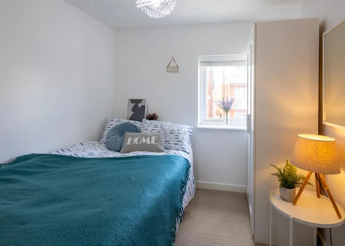 Cozy Glam Patchway Garden House Sleep 9 Mid-long Term Welcome * Bristol
