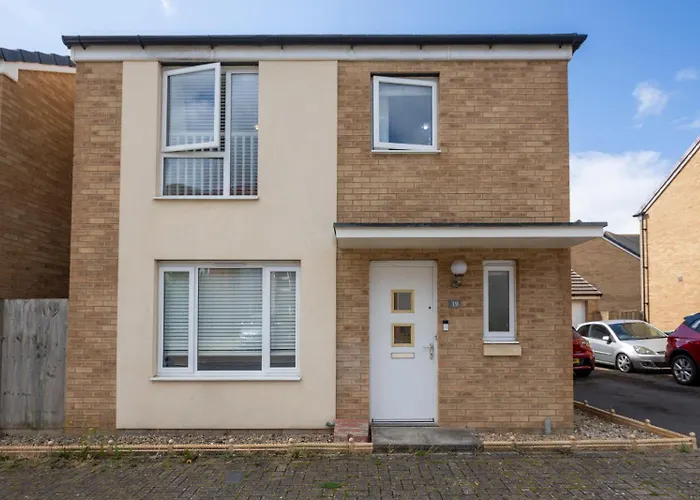 Cozy Glam Patchway Garden House Sleep 9 Mid-long Term Welcome Bristol