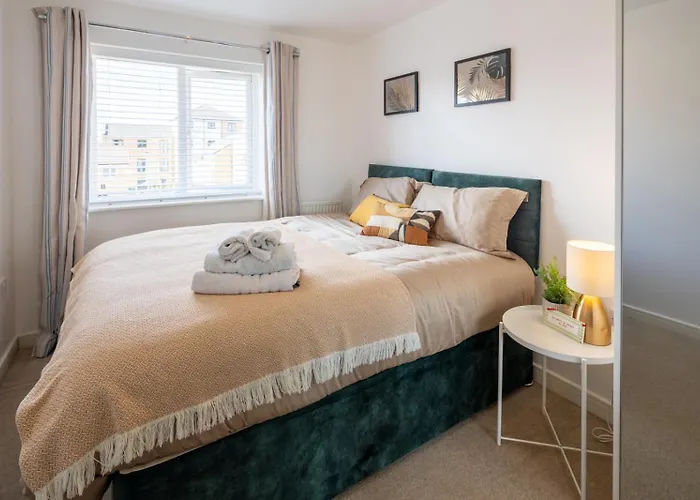 Cozy Glam Patchway Garden House Sleep 9 Mid-long Term Welcome Vakantiehuis