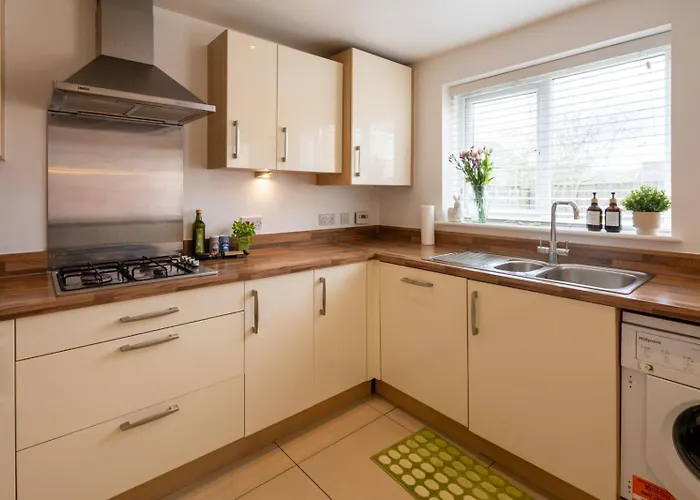 Cozy Glam Patchway Garden House Sleep 9 Mid-long Term Welcome Vakantiehuis