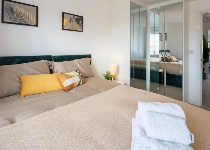 Cozy Glam Patchway Garden House Sleep 9 Mid-long Term Welcome * 布里斯托