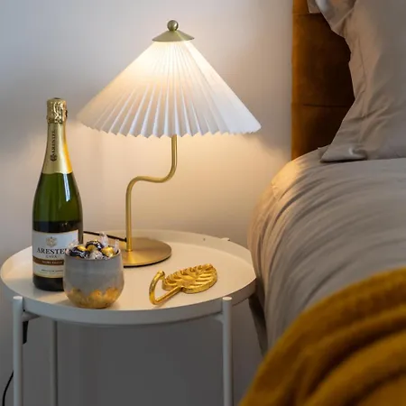 Cozy Glam Patchway Garden House Sleep 9 Mid-long Term Welcome Bristol