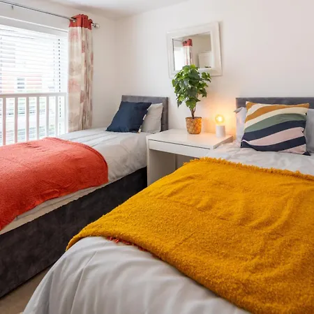 בית נופש Cozy Glam Patchway Garden House Sleep 9 Mid-long Term Welcome בריסטול