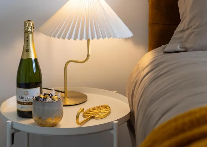 Cozy Glam Patchway Garden House Sleep 9 Mid-long Term Welcome Bristol