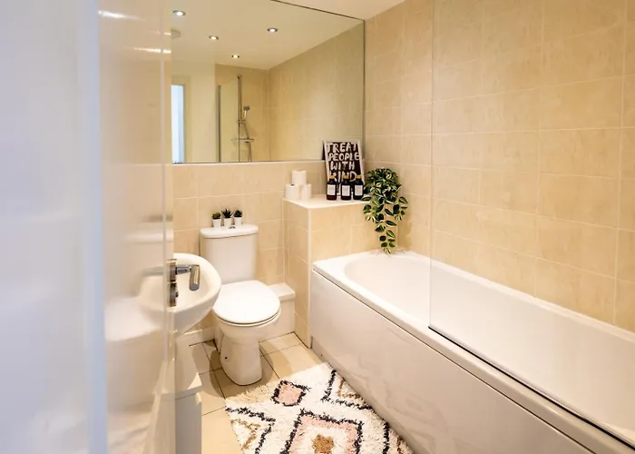 Cozy Glam Patchway Garden House Sleep 9 Mid-long Term Welcome * Bristol