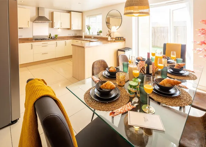 Cozy Glam Patchway Garden House Sleep 9 Mid-long Term Welcome Bristol