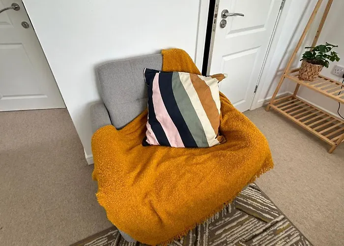 Cozy Glam Patchway Garden House Sleep 9 Mid-long Term Welcome * Bristol