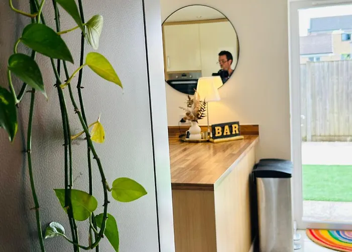 Cozy Glam Patchway Garden House Sleep 9 Mid-long Term Welcome Tatil Evi